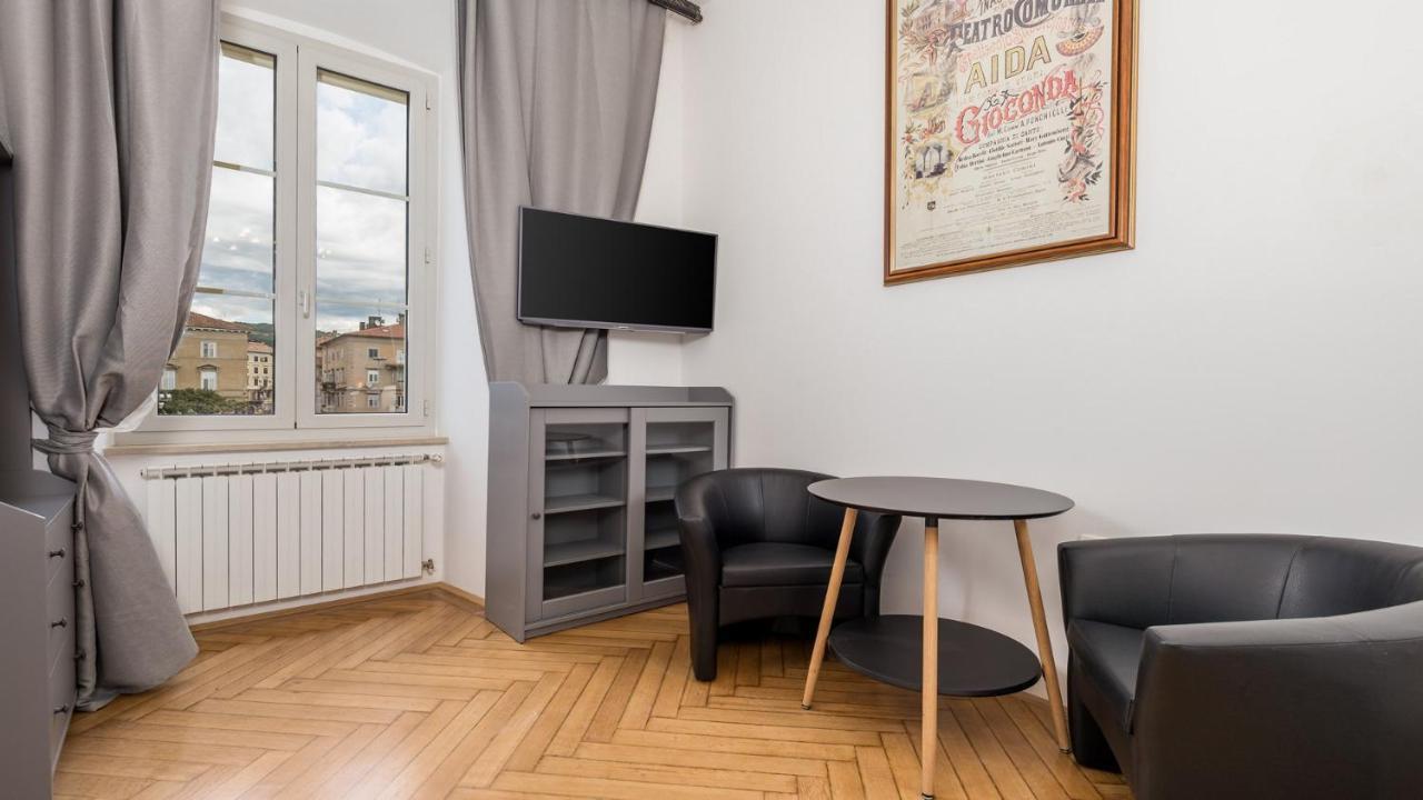 Apartments Art Teatro Rijeka Buitenkant foto
