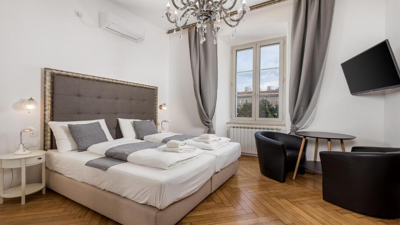 Apartments Art Teatro Rijeka Buitenkant foto
